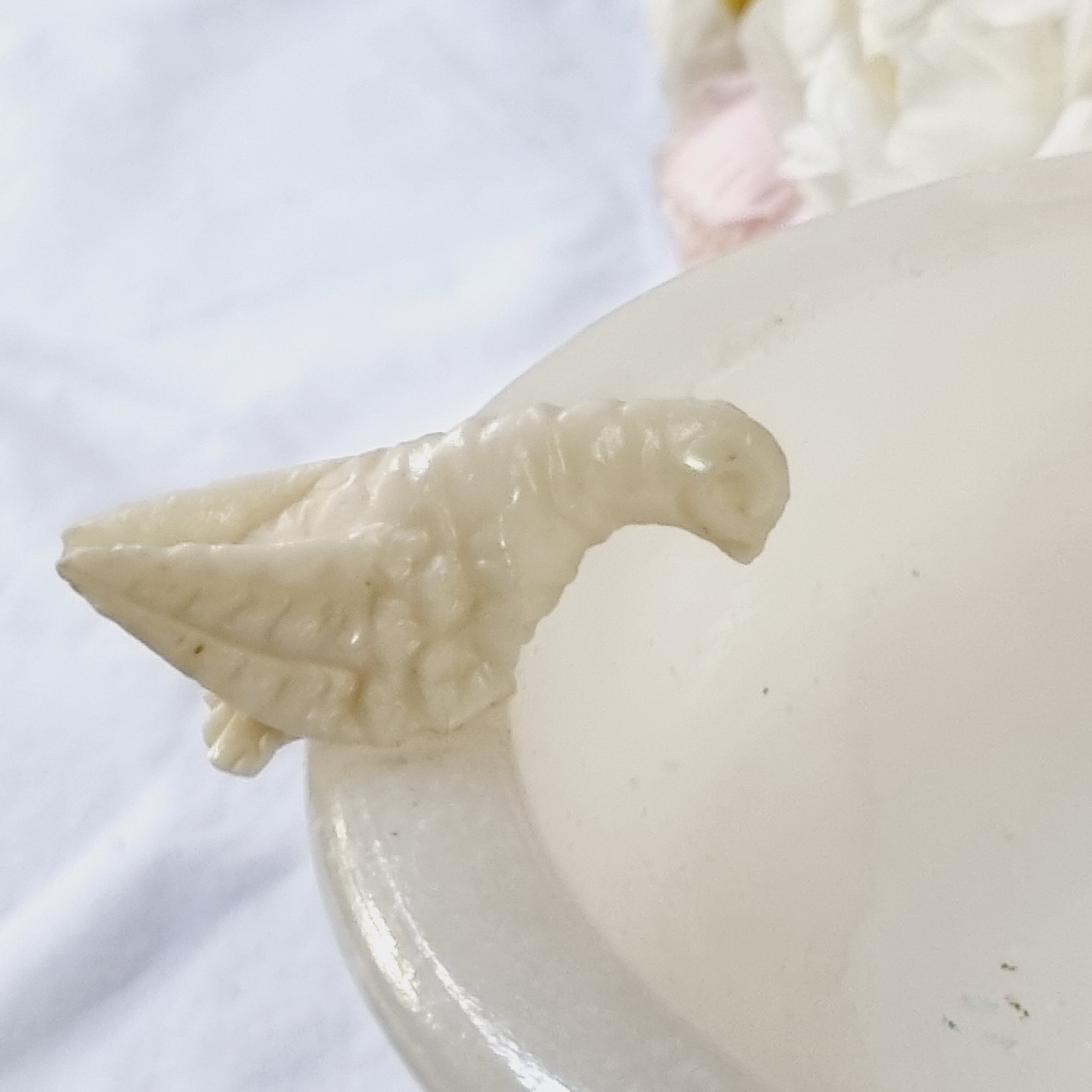 Alabaster cup with 3 doves