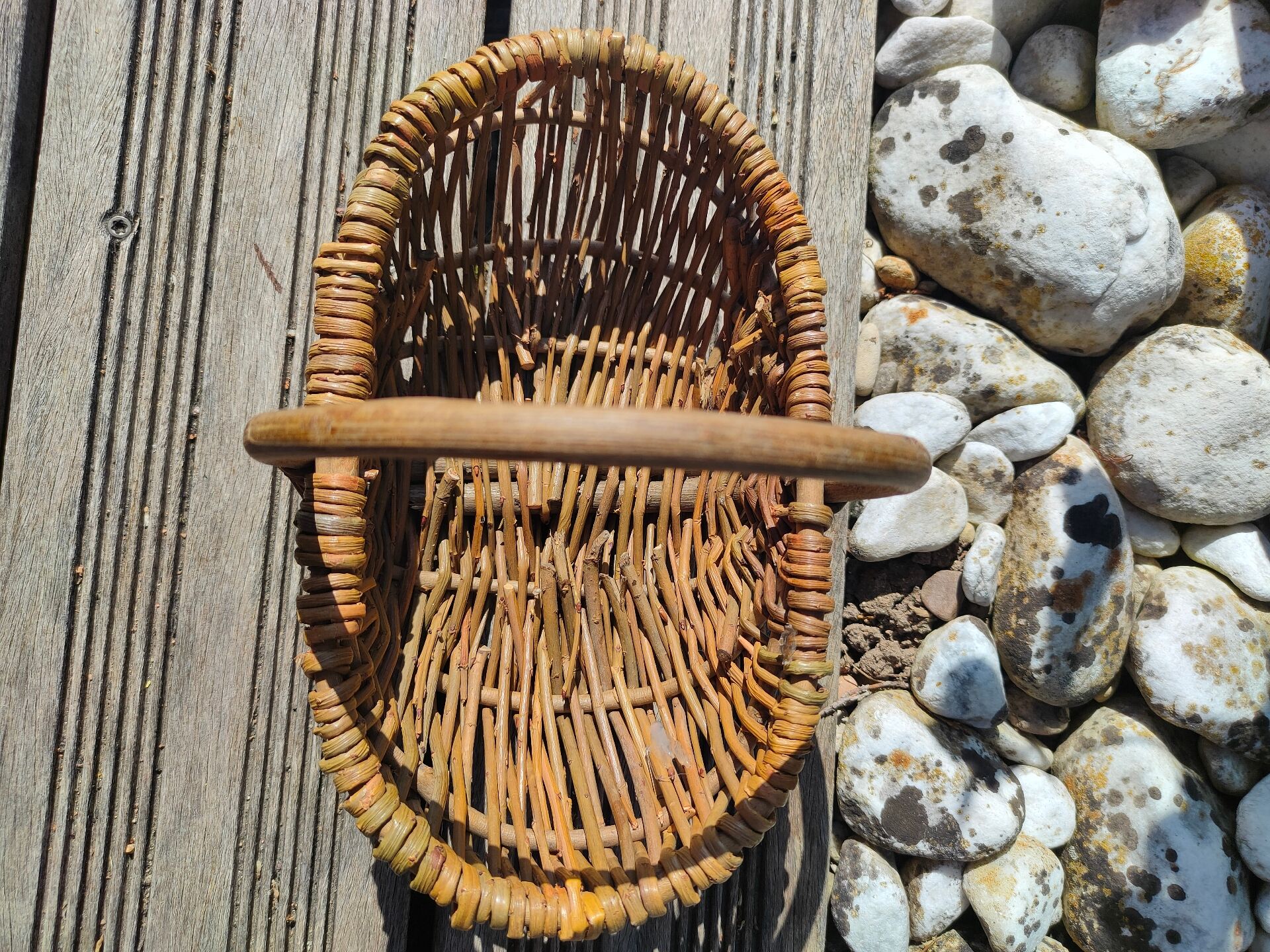 Country-style wicker basket