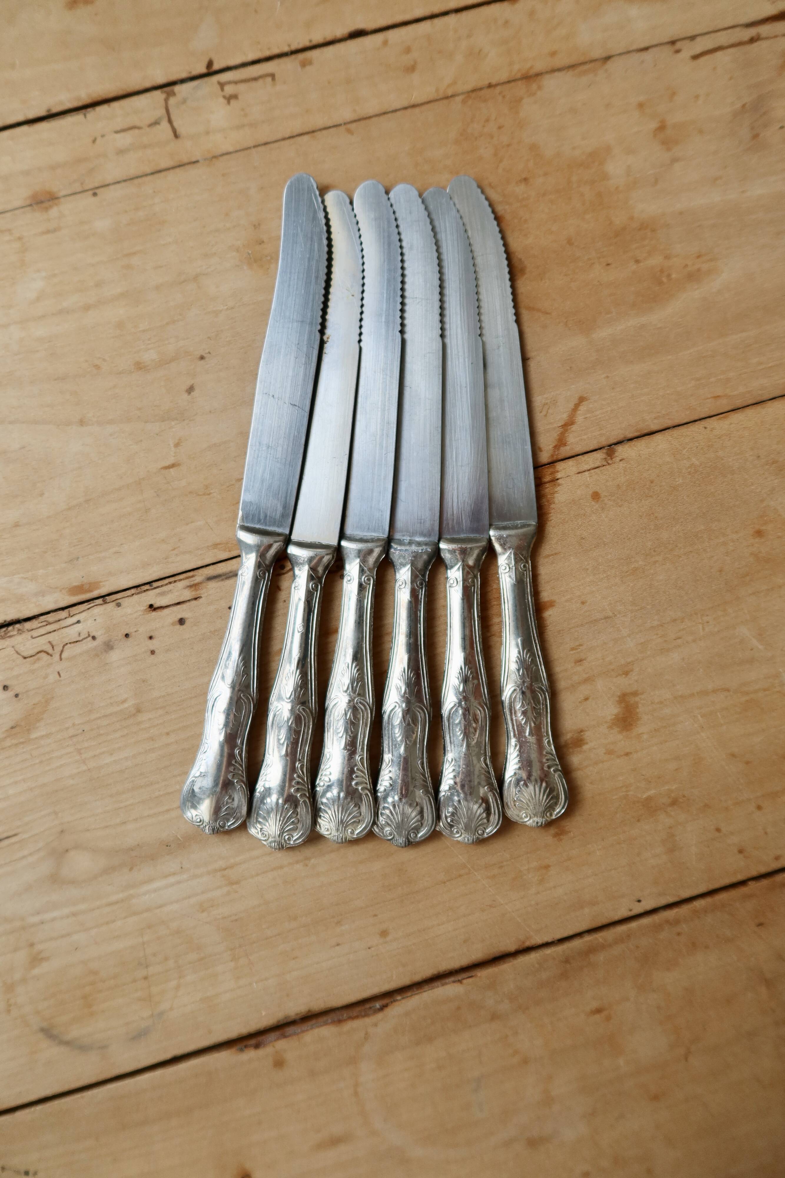 Antique silver plated mismatched cutlery - Forks and knives