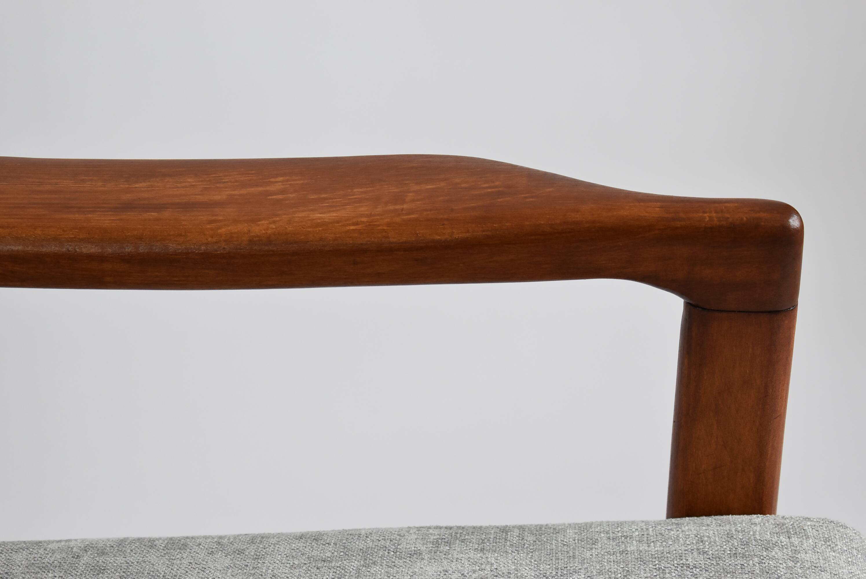 Fauteuil scandinave restauré des années 60, icône polonaise