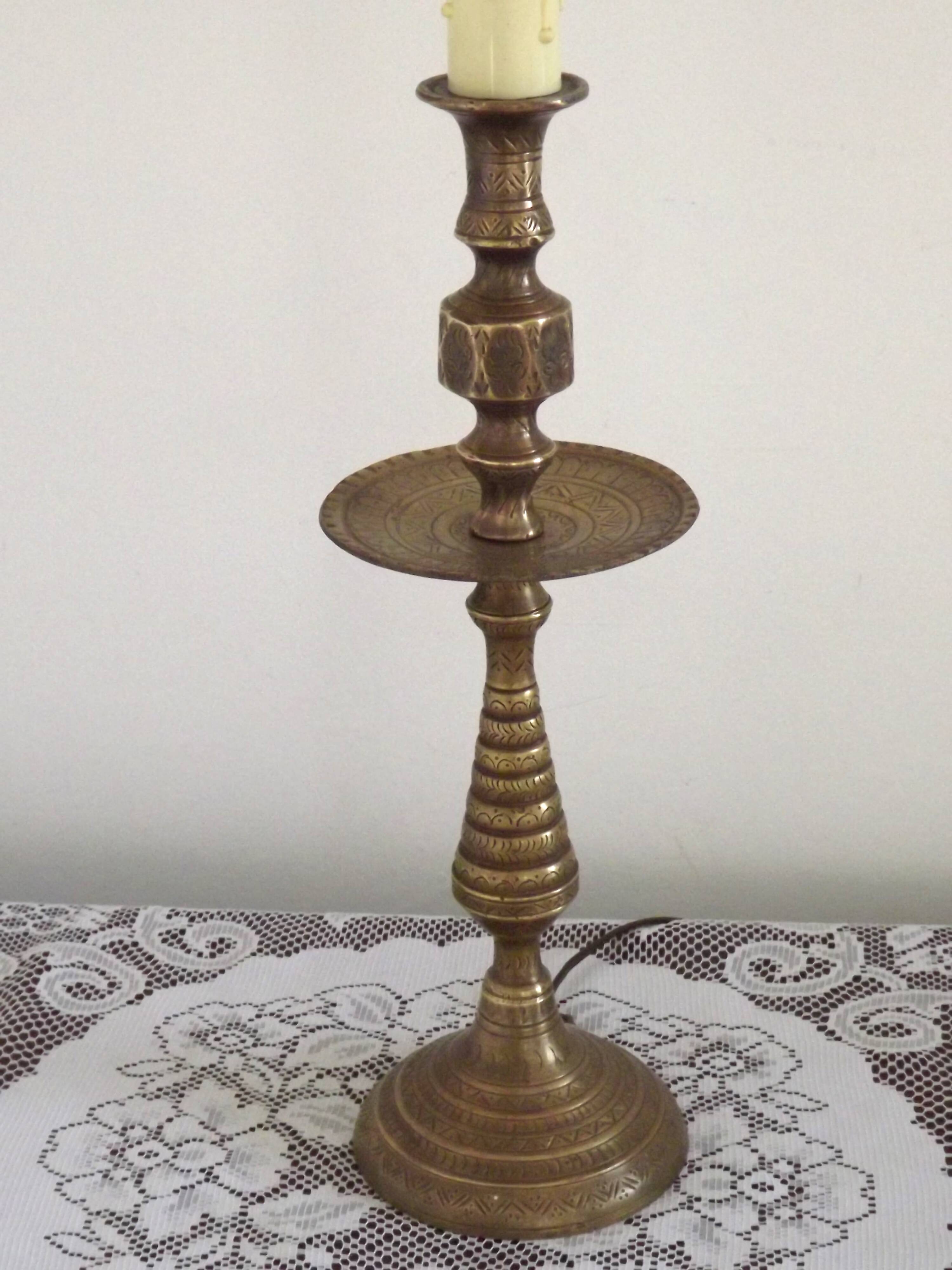 Electrified candlestick lamp base in solid brass, Morocco mid-20th century.
