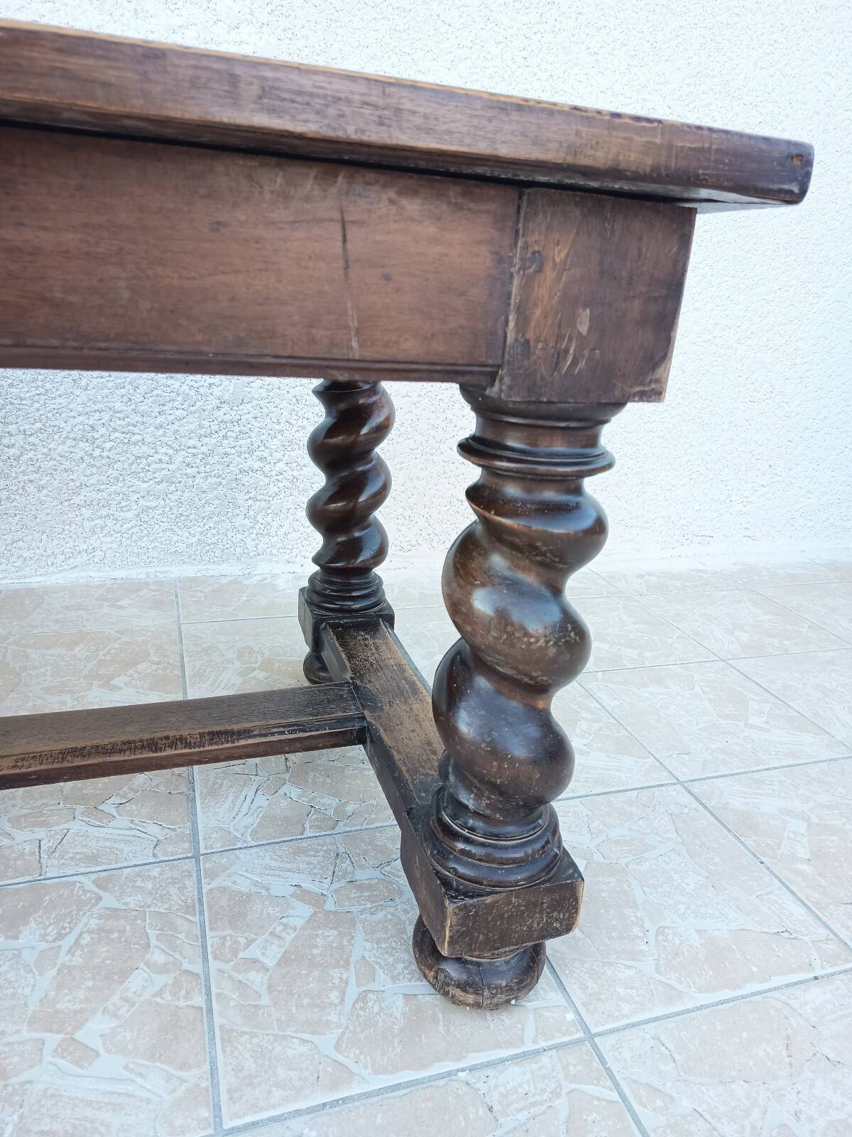 Table Louis XIII en noyer 19ème