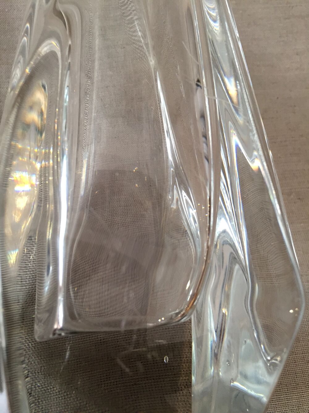 Vase en cristal de vannes de forme elancee
