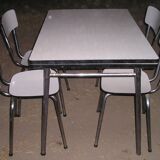 Table in formica and its 4 chairs