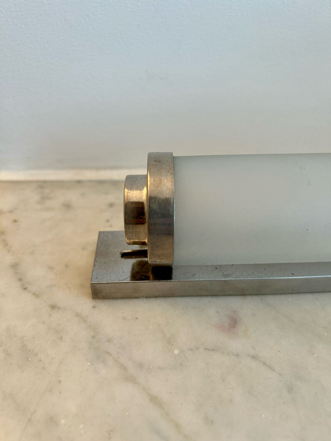 Vintage modernist wall lamp, sandblasted glass and chromed metal, art deco 1930