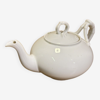 Jean Pouyat Limoges, XIXth, former white porcelain teapot, Napoleon III