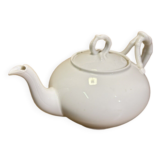 Jean Pouyat Limoges, XIXth, former white porcelain teapot, Napoleon III