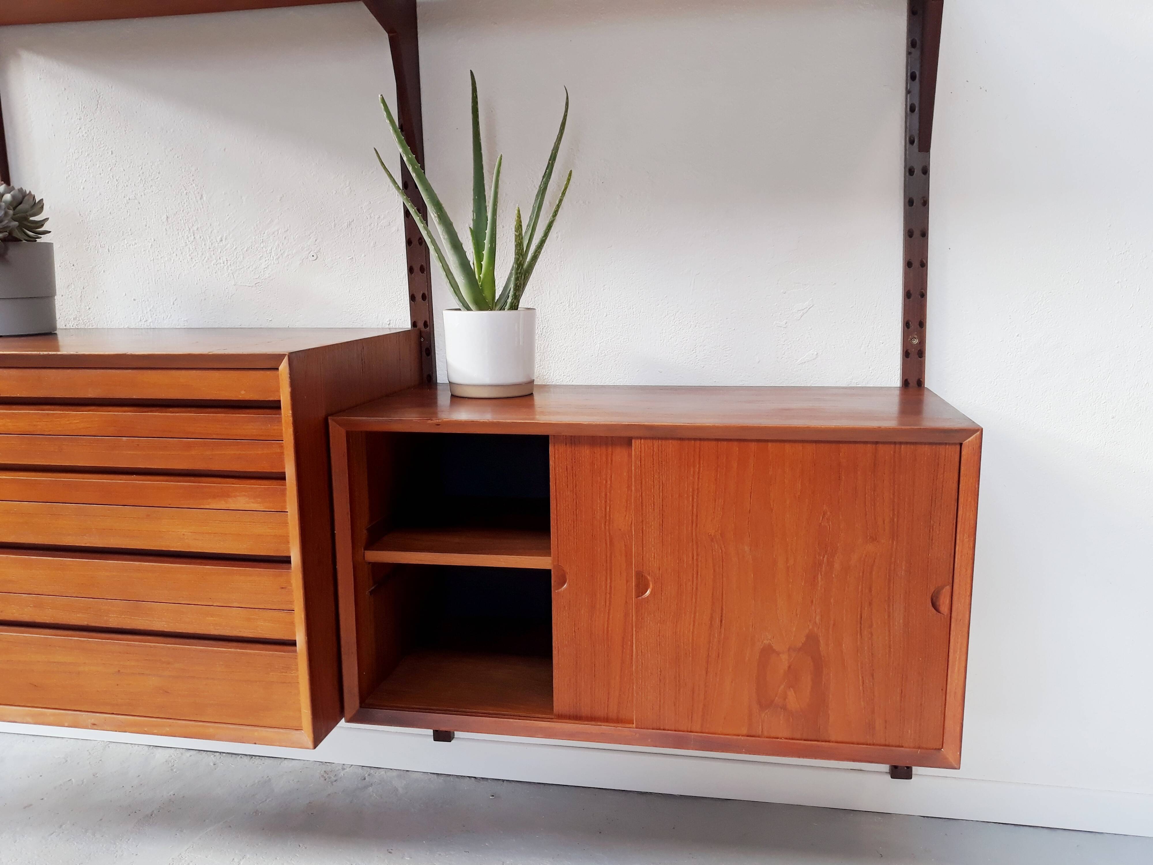Étagère modulable scandinave en teck royal system par Poul Cadovius