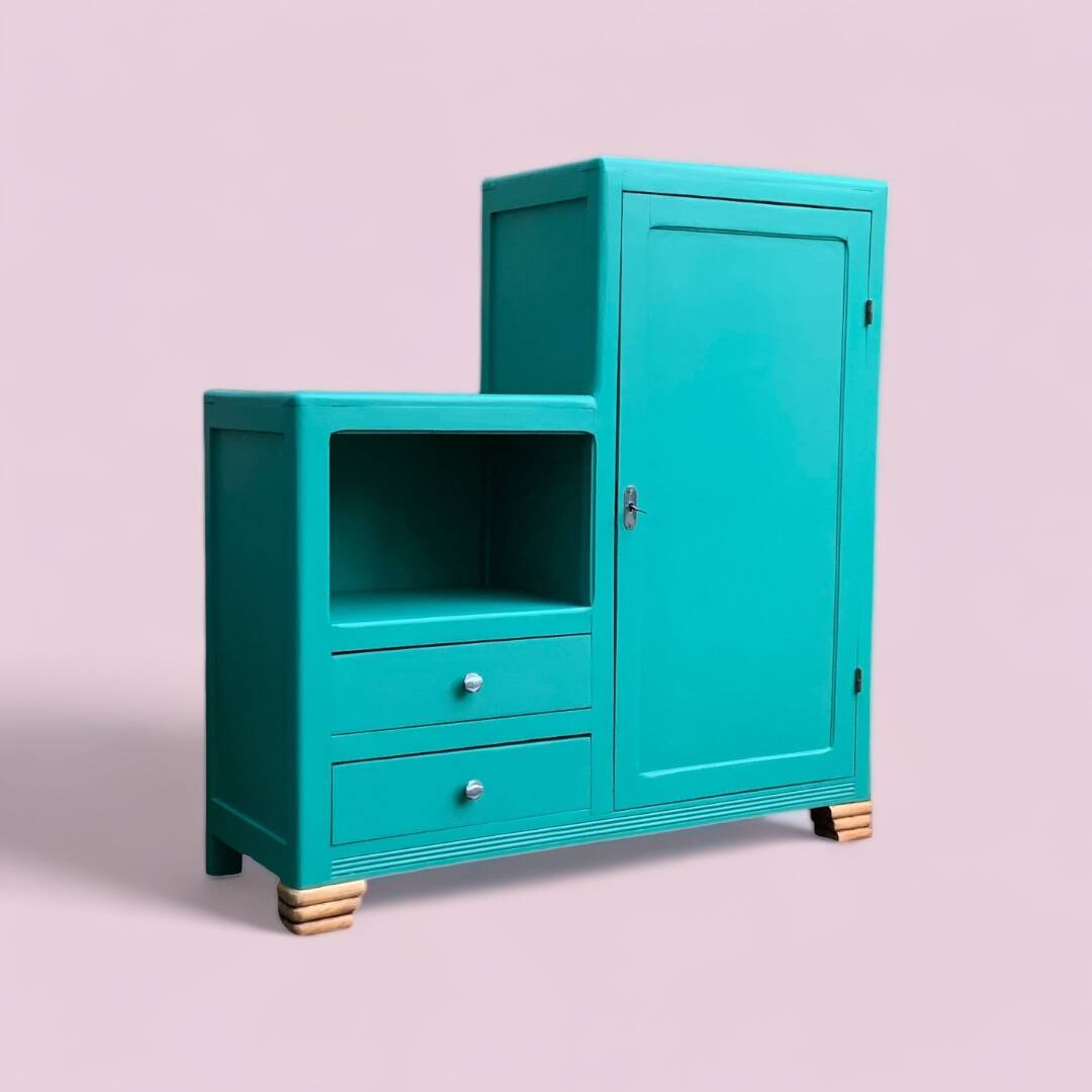 Asymmetrical Parisian wardrobe 1930