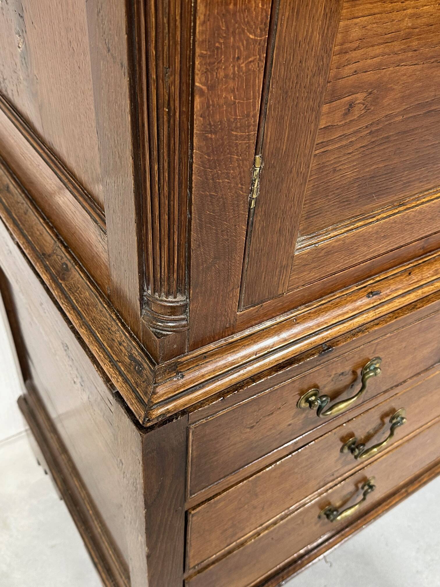 18th Century oak welsh cupboard