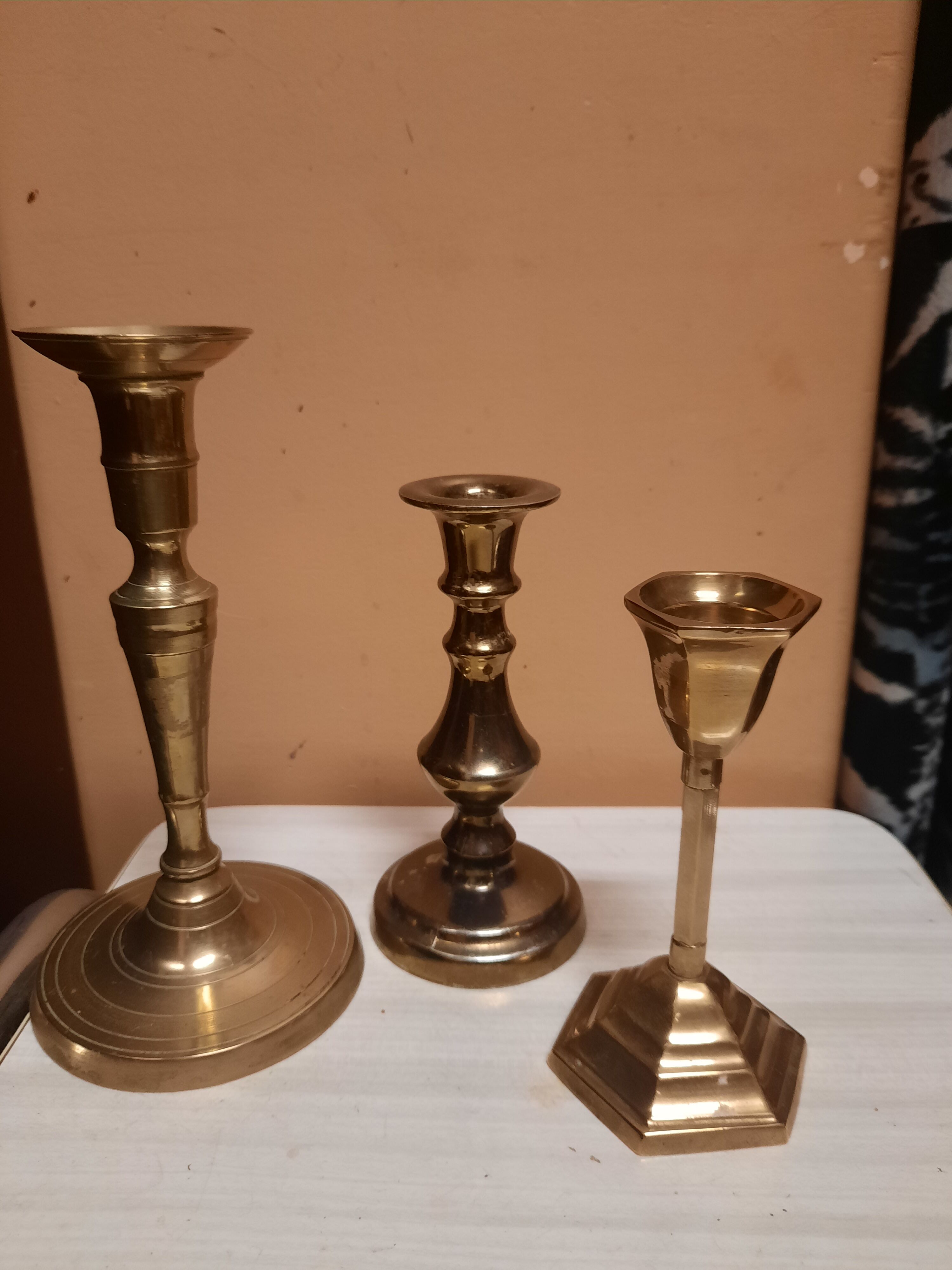 Trio de bougeoirs en bronze