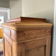 Petite armoire parisienne "bonnetière"