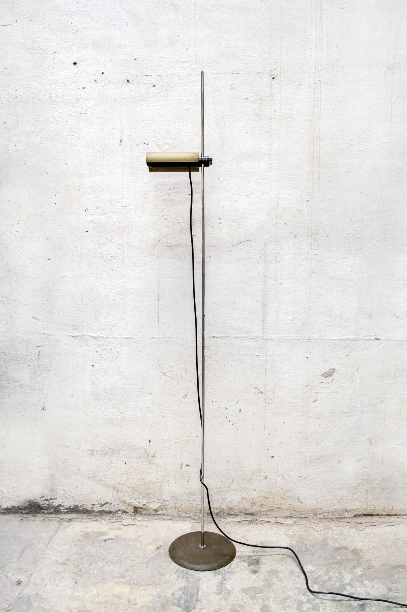 Dim 333 floor lamp by Vico Magistretti for Oluce Italia 1975