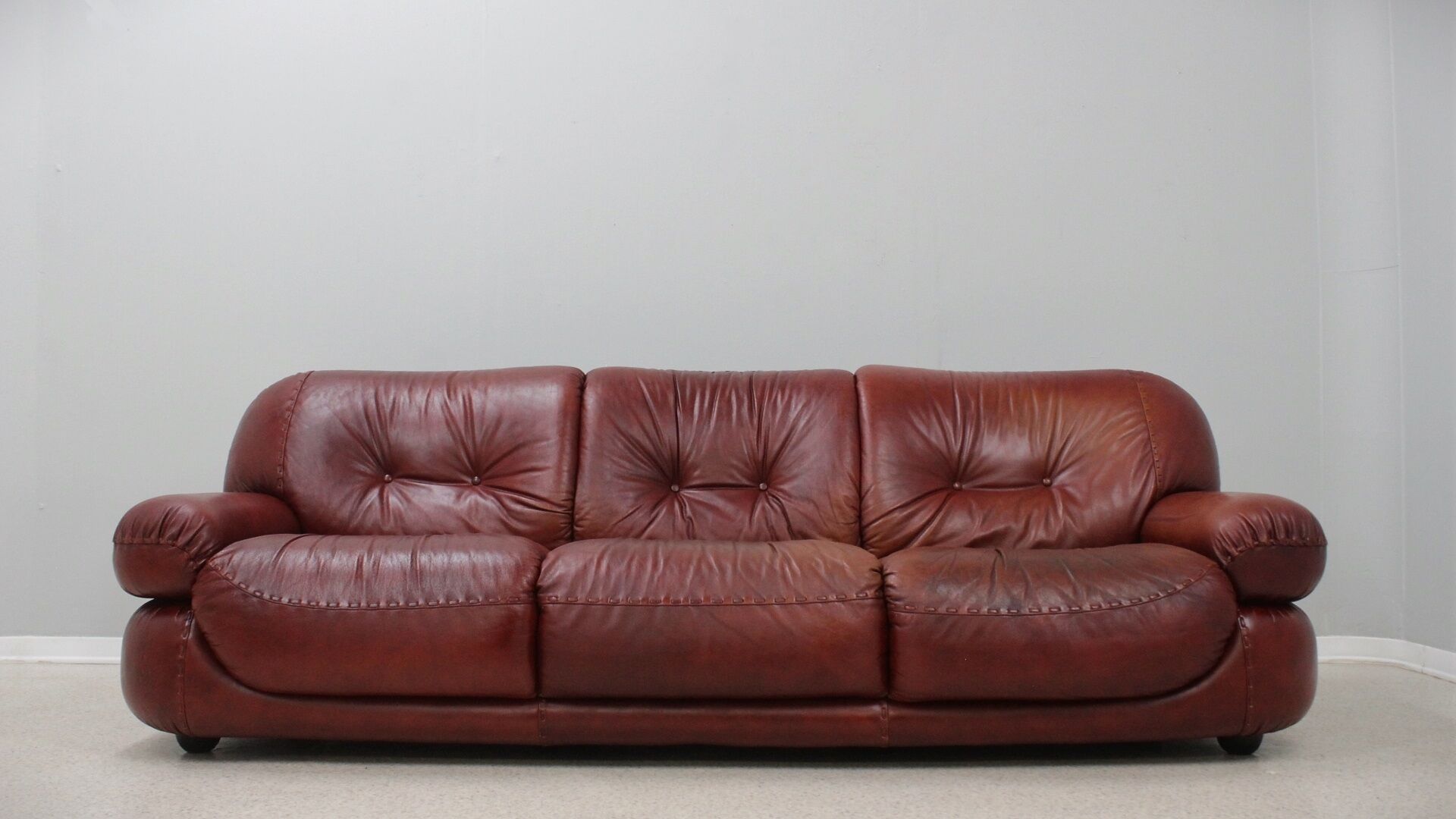 Vintage leather 3 seater sofa Mobil Girgi, 1970s