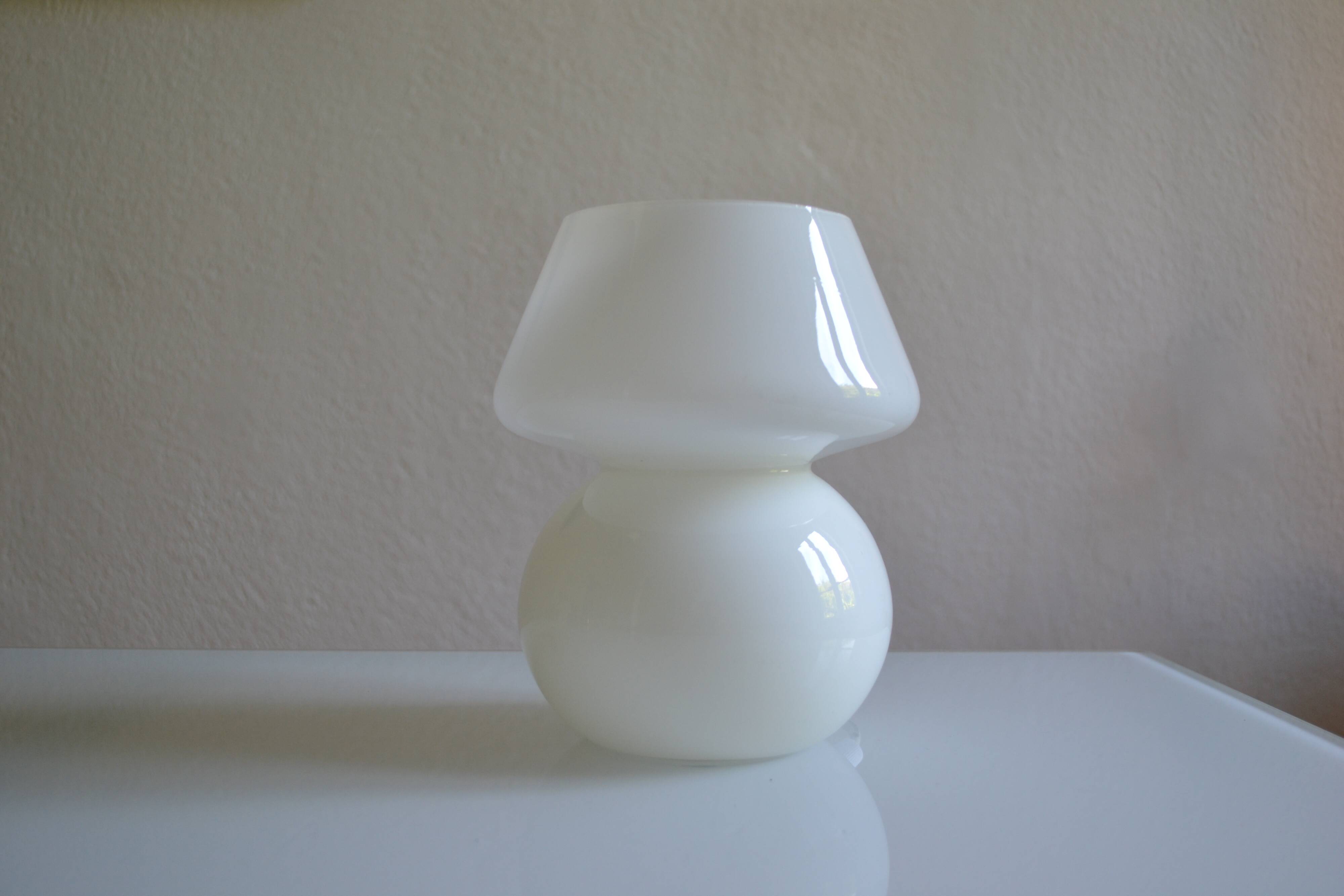 mushroom night light opal glass white Italy 80's 1980