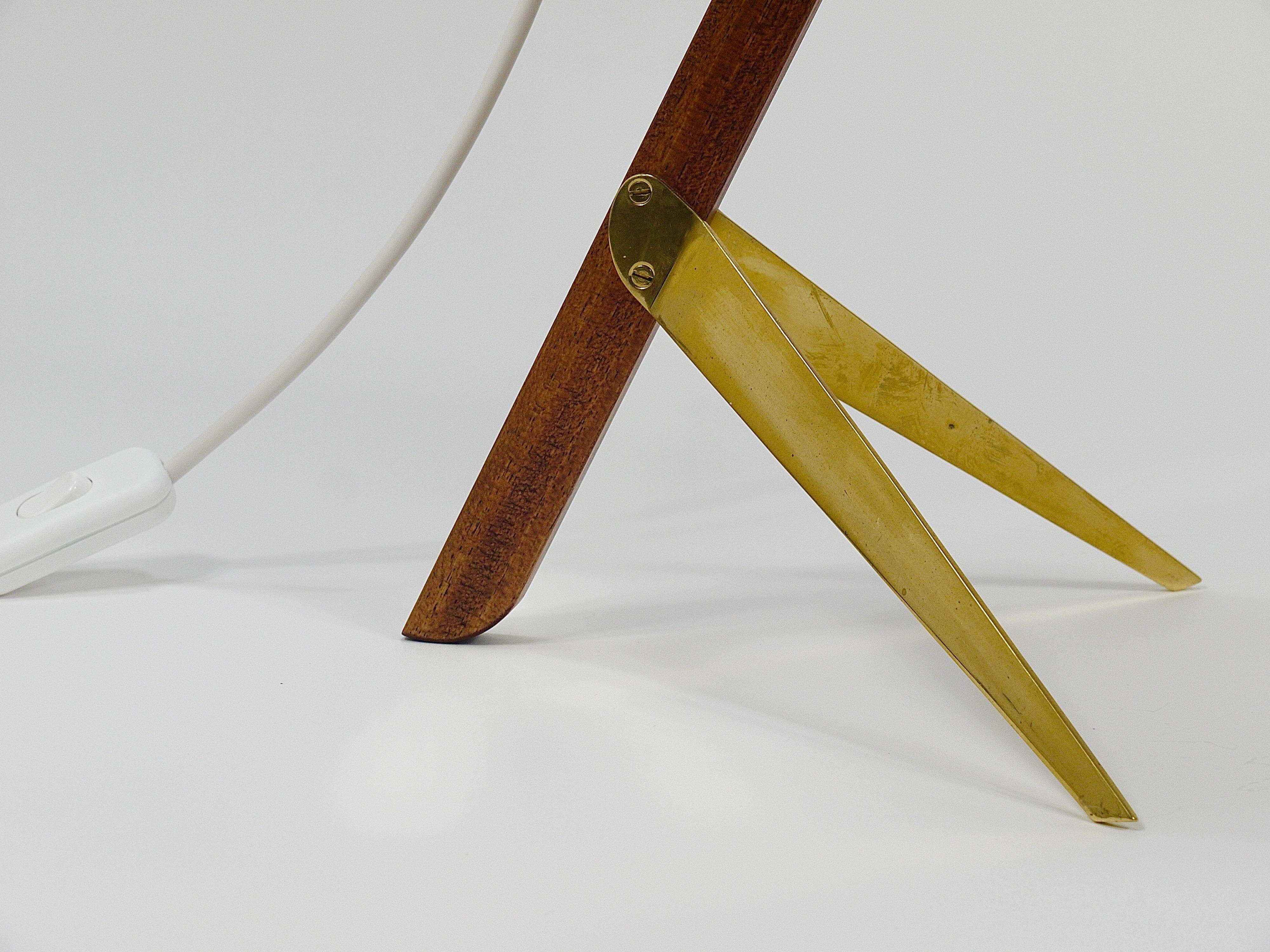 Two white desk lamps "Billy TL" by J.T. Kalmar, Vienna, mid-century style.