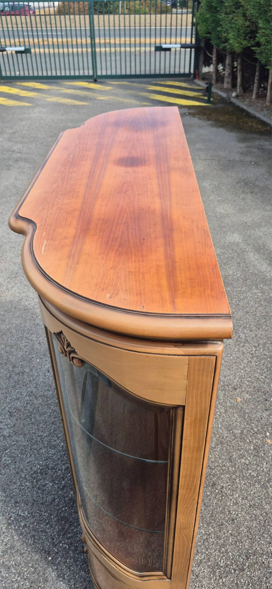 Large curved display cabinet in cherry wood in Louis XV style – 20th century
