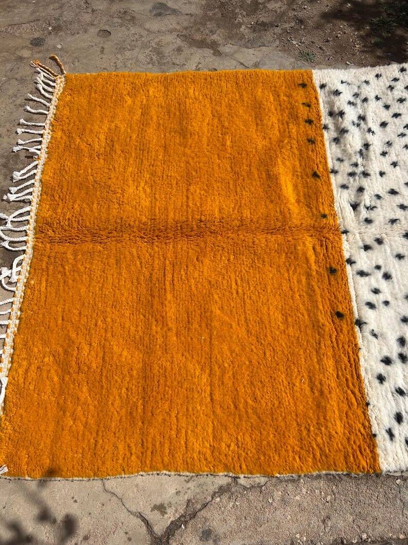 Handmade natural wool rug, size 100 x 200 cm