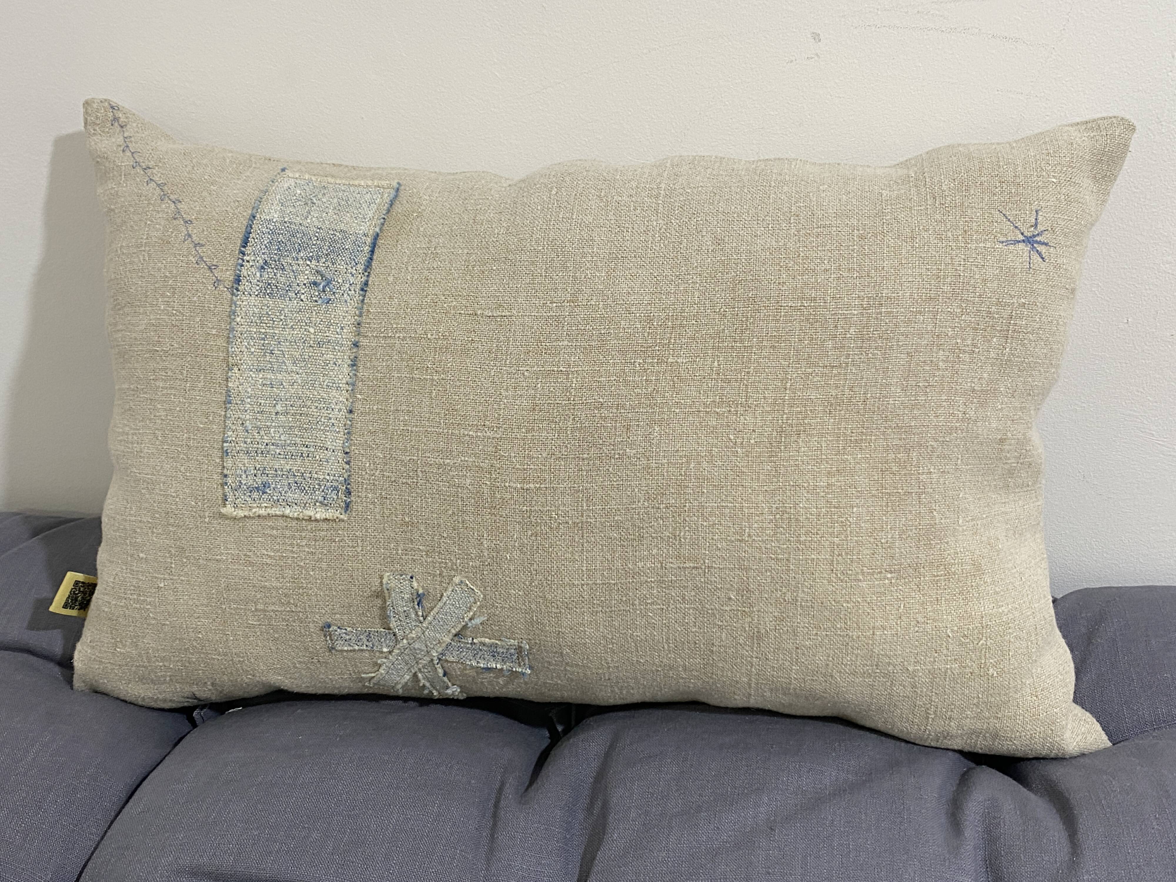 Coussin en toile ancienne style Kilim