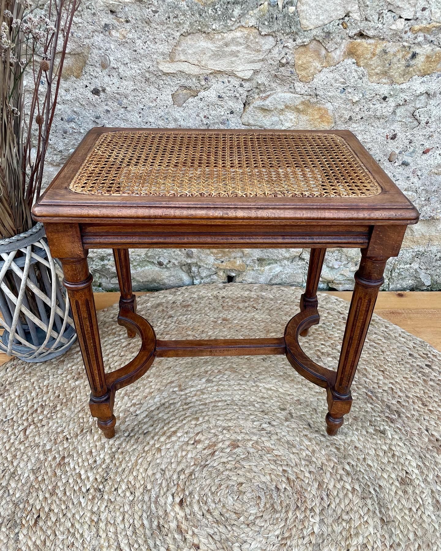 Small canned piano bench
