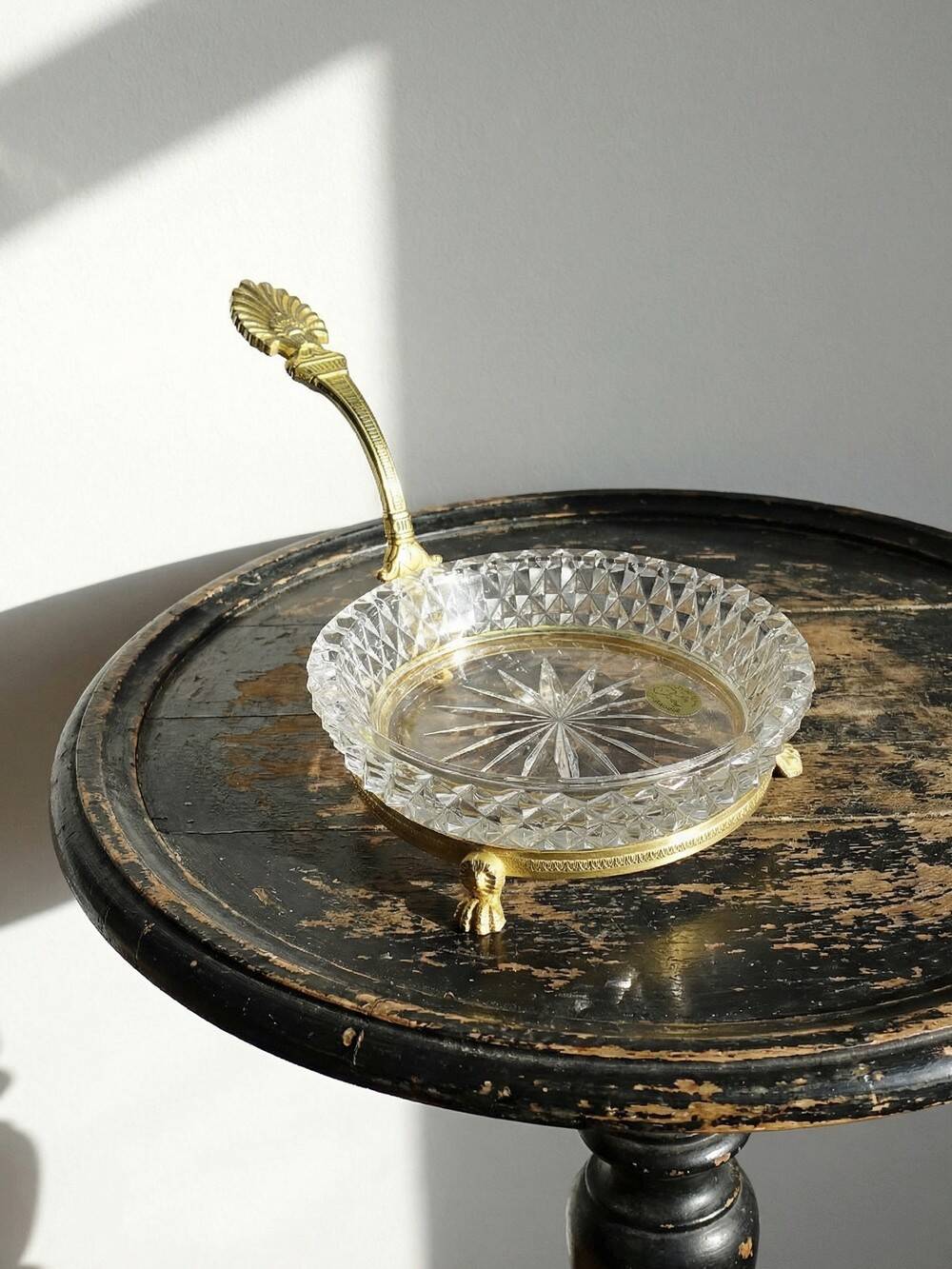 Crystal vide-poche from Sèvres, created by L. Seiler, with an antique gold mount.
