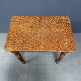 Petite table peinte en brocante ancienne