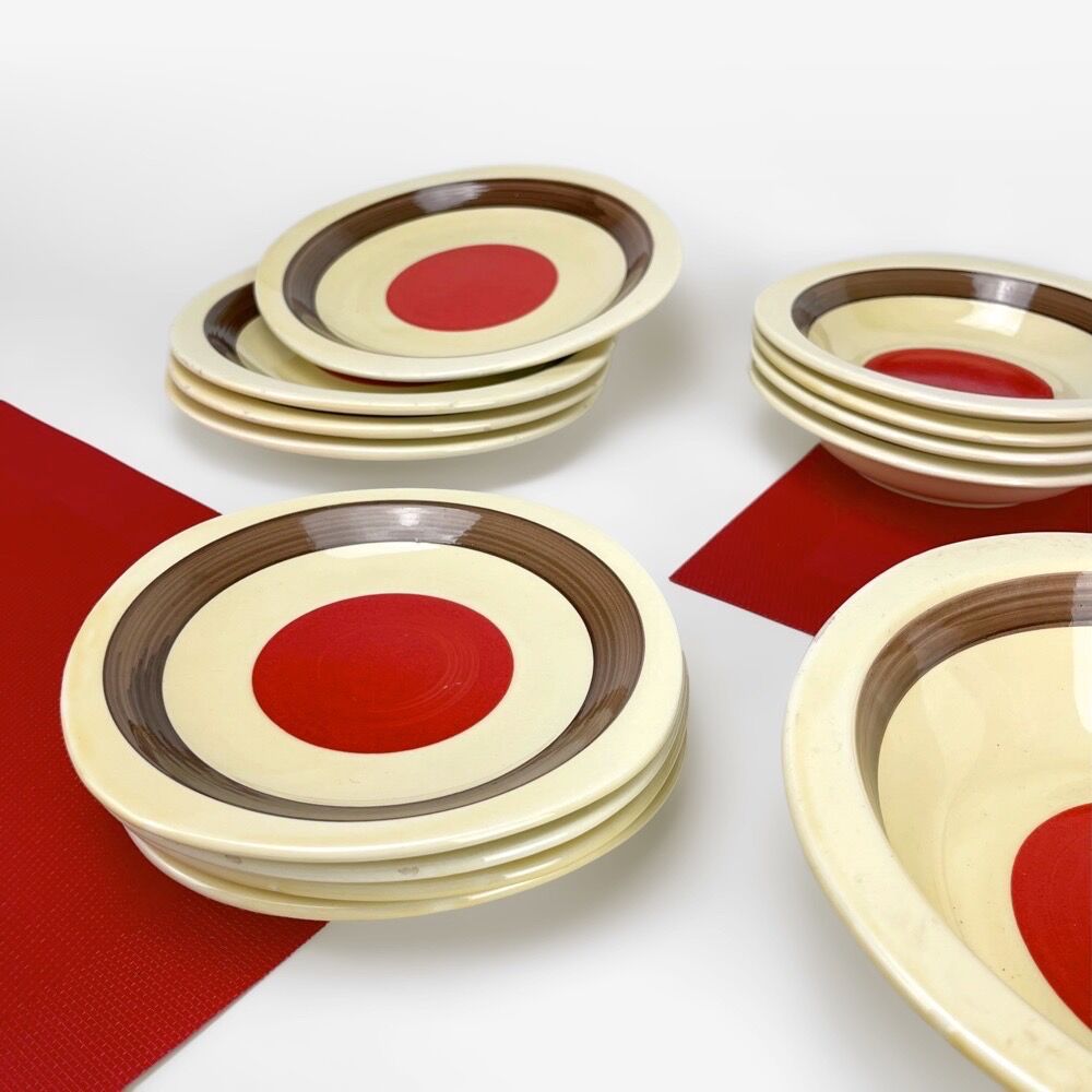 Service d'assiettes 12 pièces et plat Italie années 70