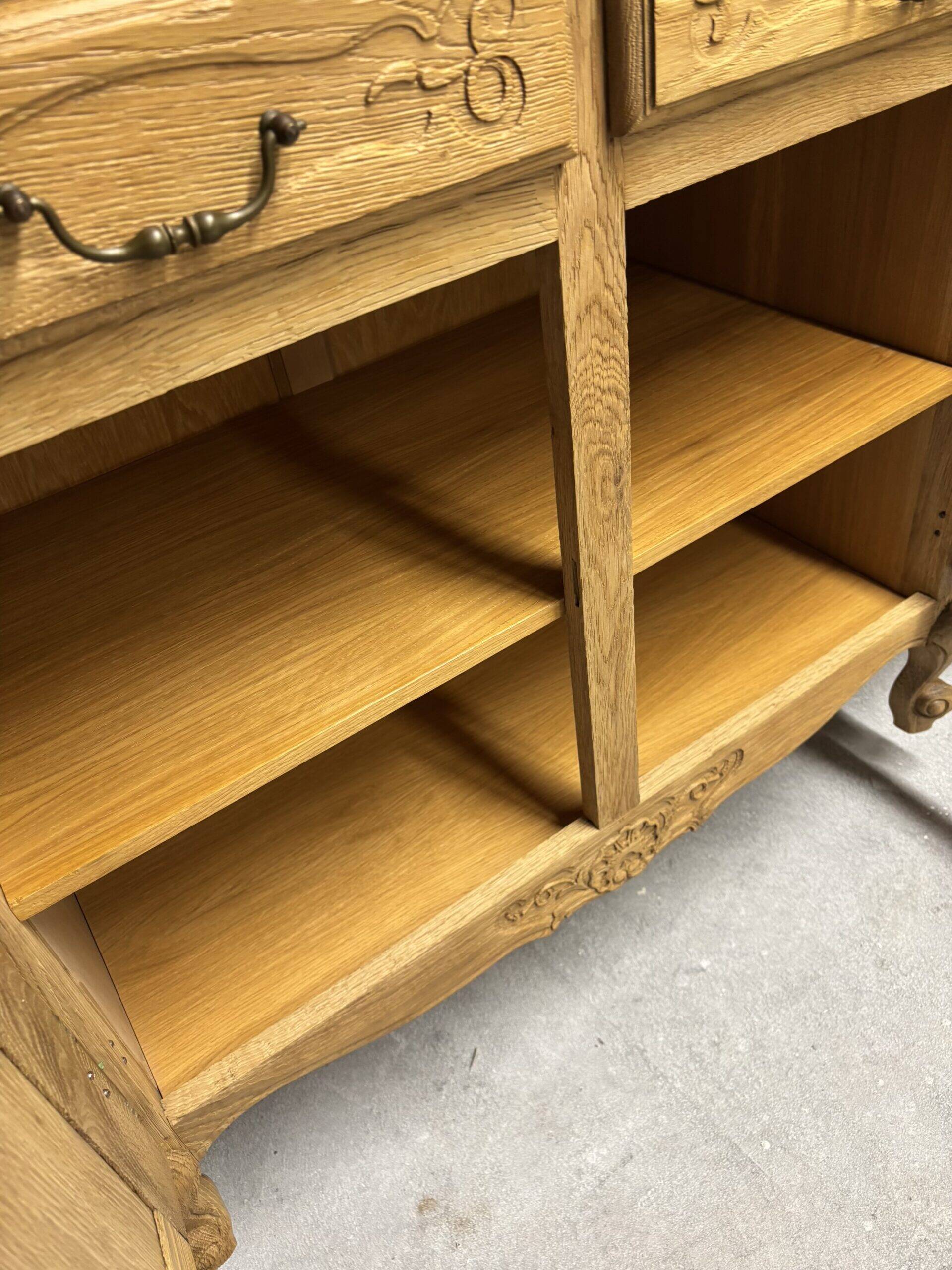 Oak buffet with marquetry