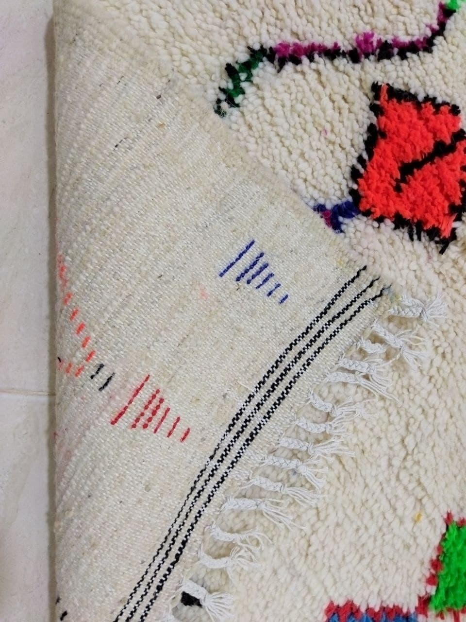 Tapis berbère marocain coloré 240 x 135cm