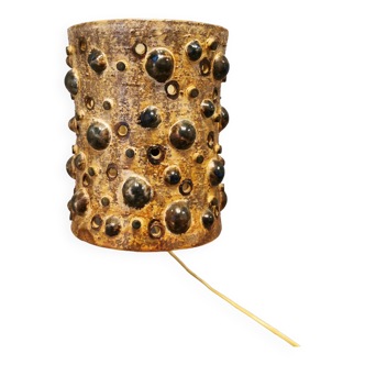 Ceramic wall light, designed by Jette Hellerøe for Axella Denmark, 1960s.