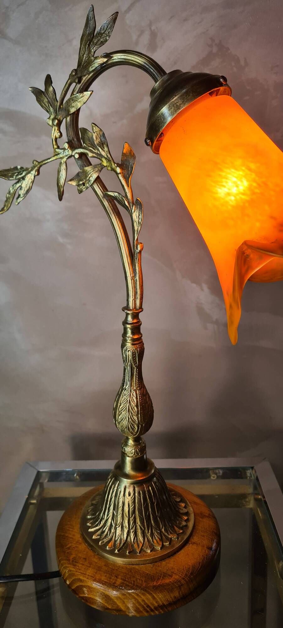 Bronze lamp on blond oak base, art nouveau with tulip, 45x30
