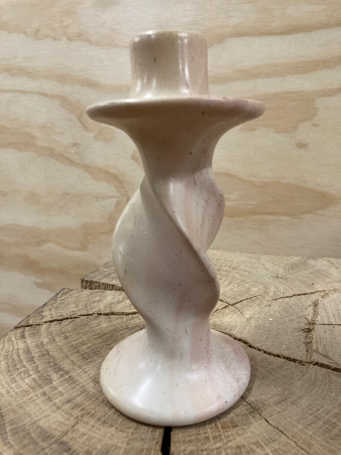 Bougeoir en albâtre rose