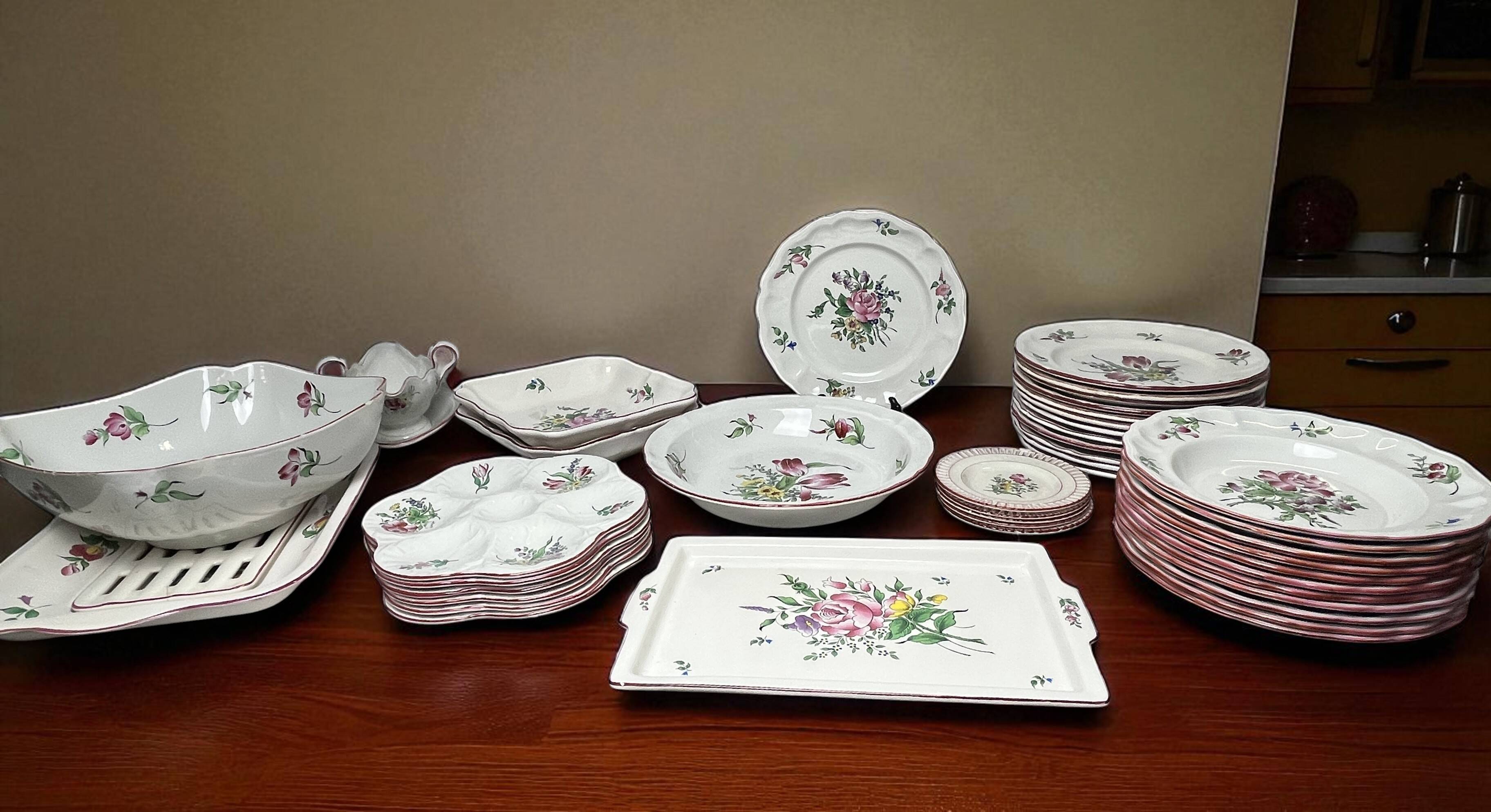 42-piece Lunéville KG tableware set with floral decoration, 20th century