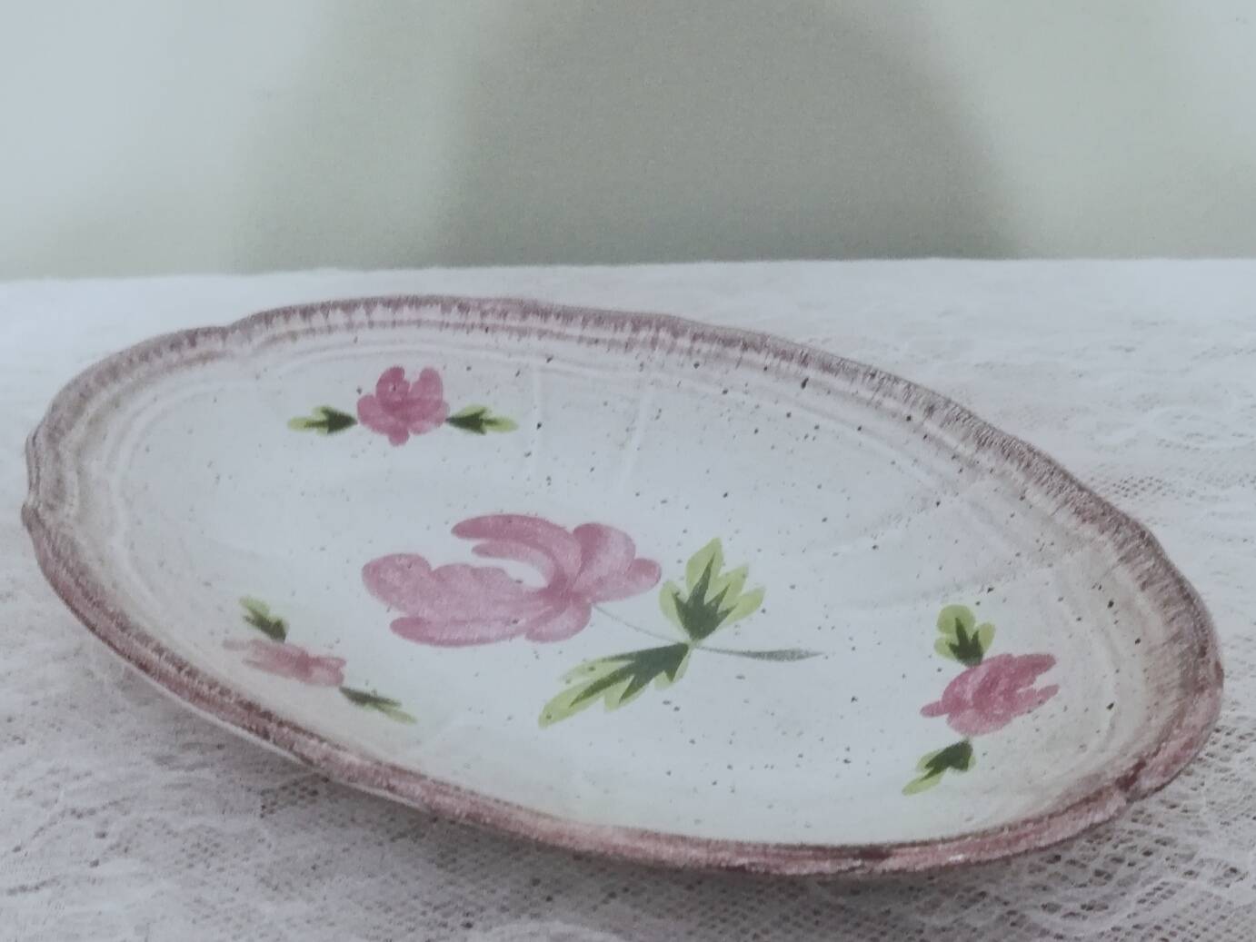 2 stoneware dishes