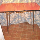 Folding table