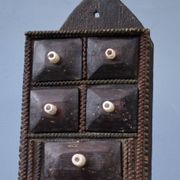Armoire à épices d'apothicaire de cuisine en bois sculpté primitif
