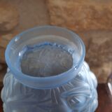 Vase au pin maritime en verre bleu, vers 1930
