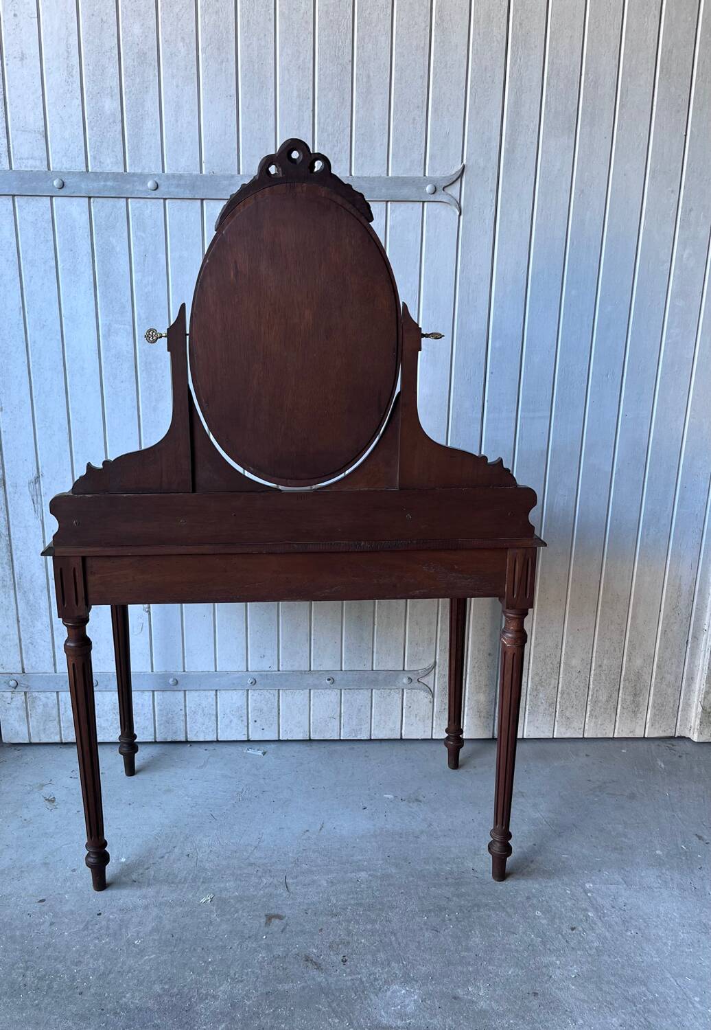 Old dressing table