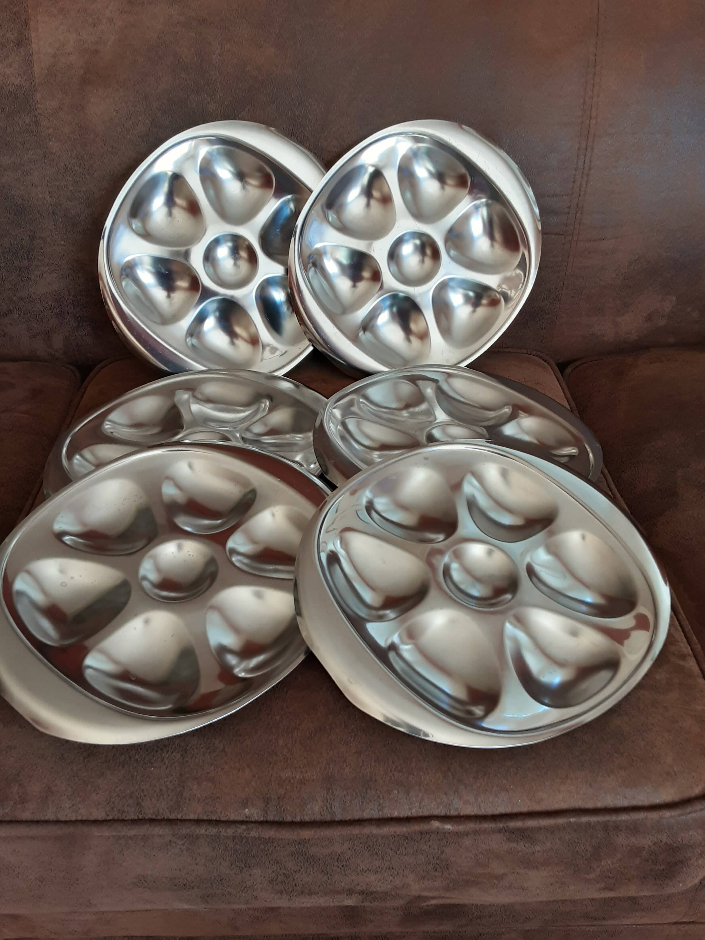 Set of 6 metal oyster plates