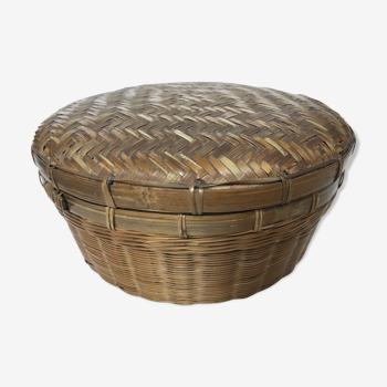 Basket with lid