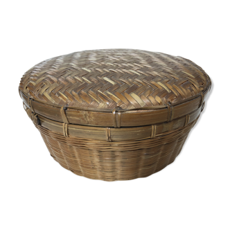 Basket with lid