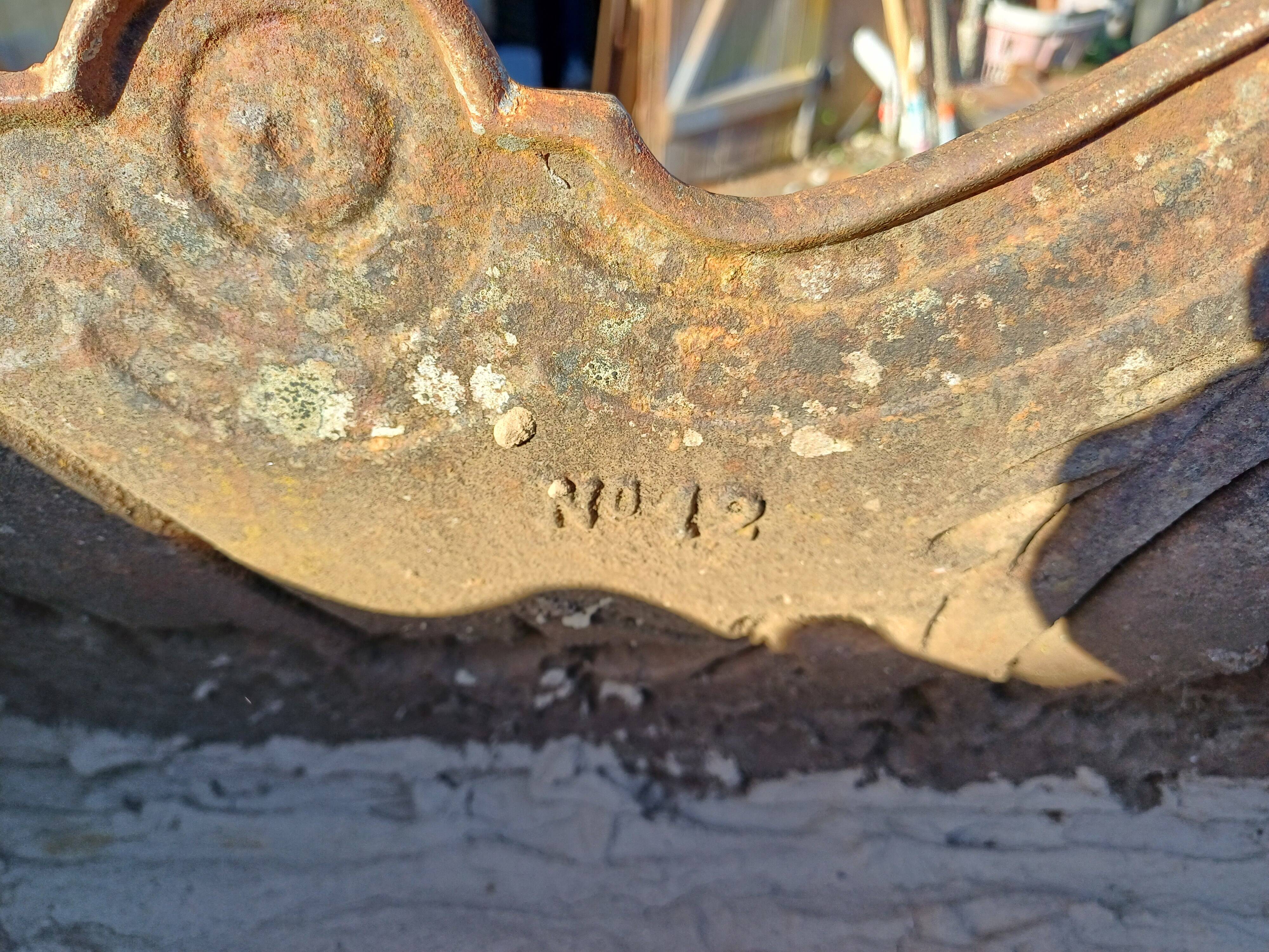 Large 1900 Cast Iron Planter in Rocaille Style: Charleville - Mézières