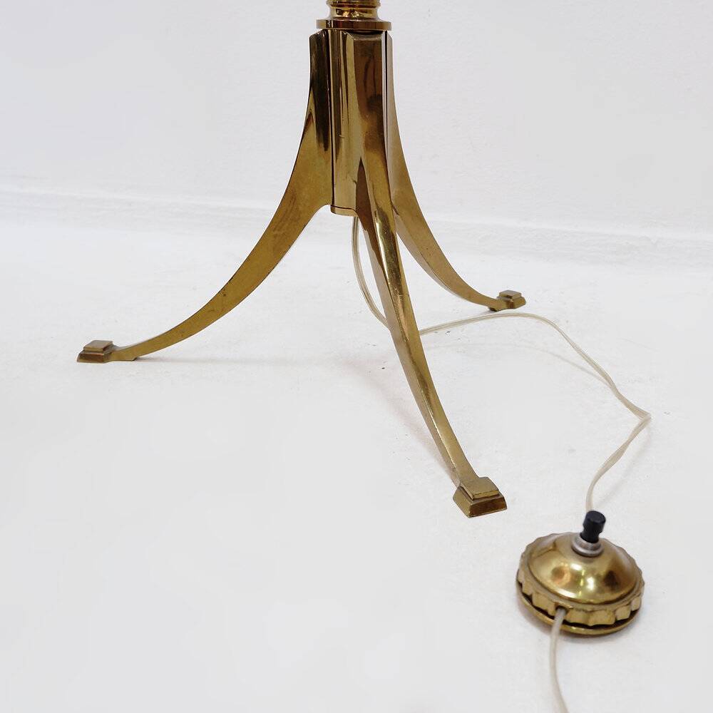 Library or reading floor lamp in brass and wood, mid-20th century.