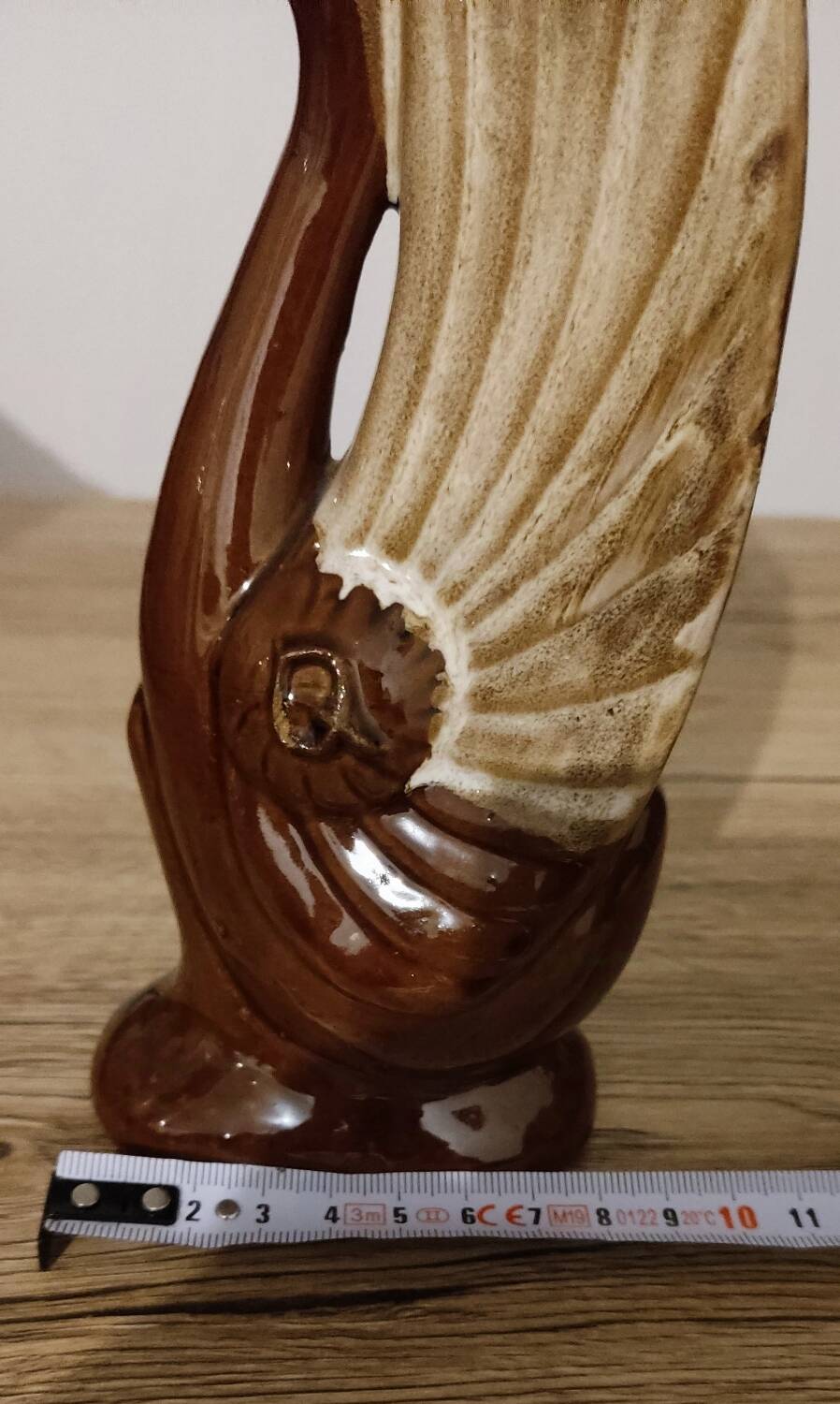 Ceramic soliflore vase with swan decor