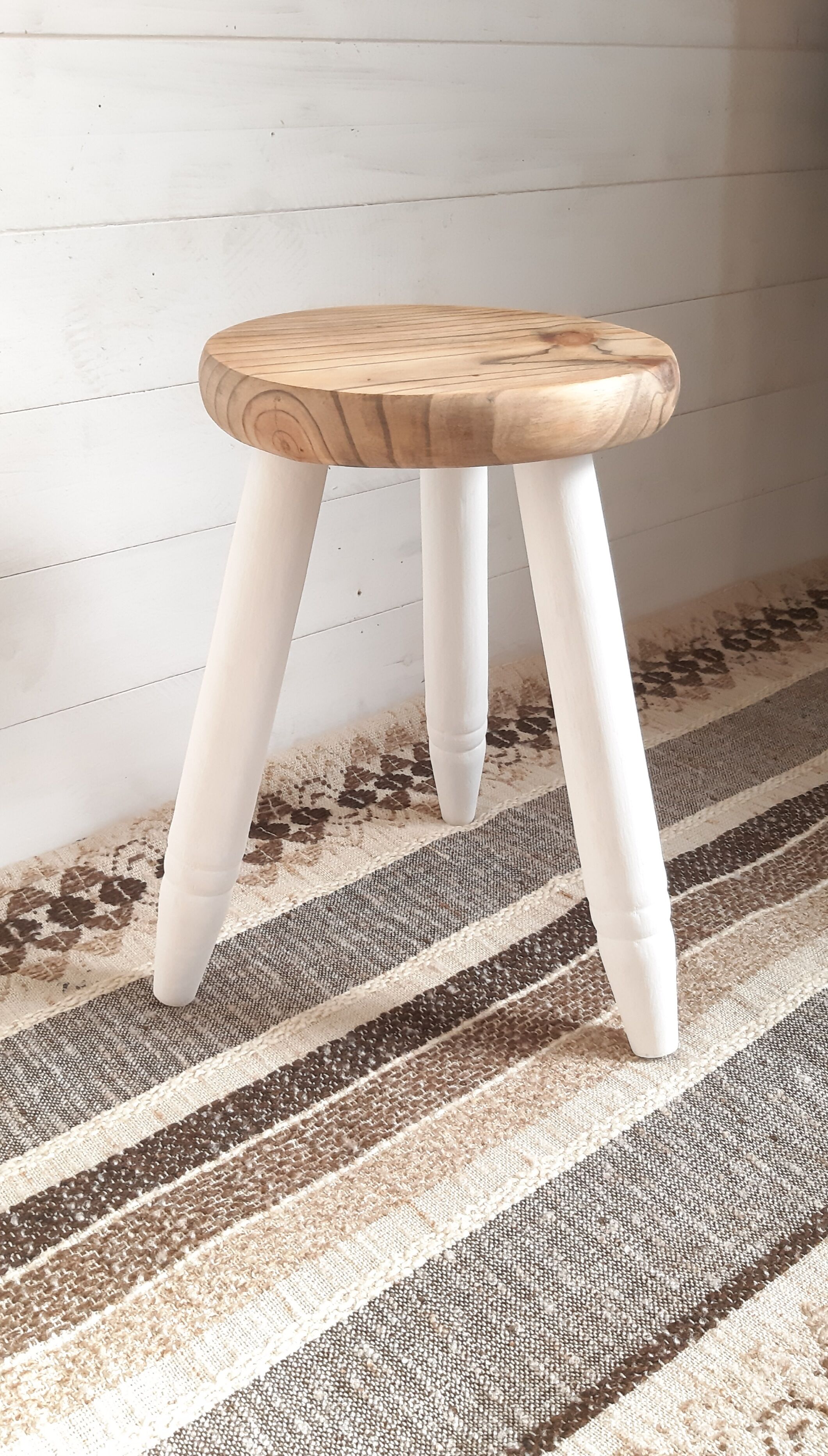Tripod stool
