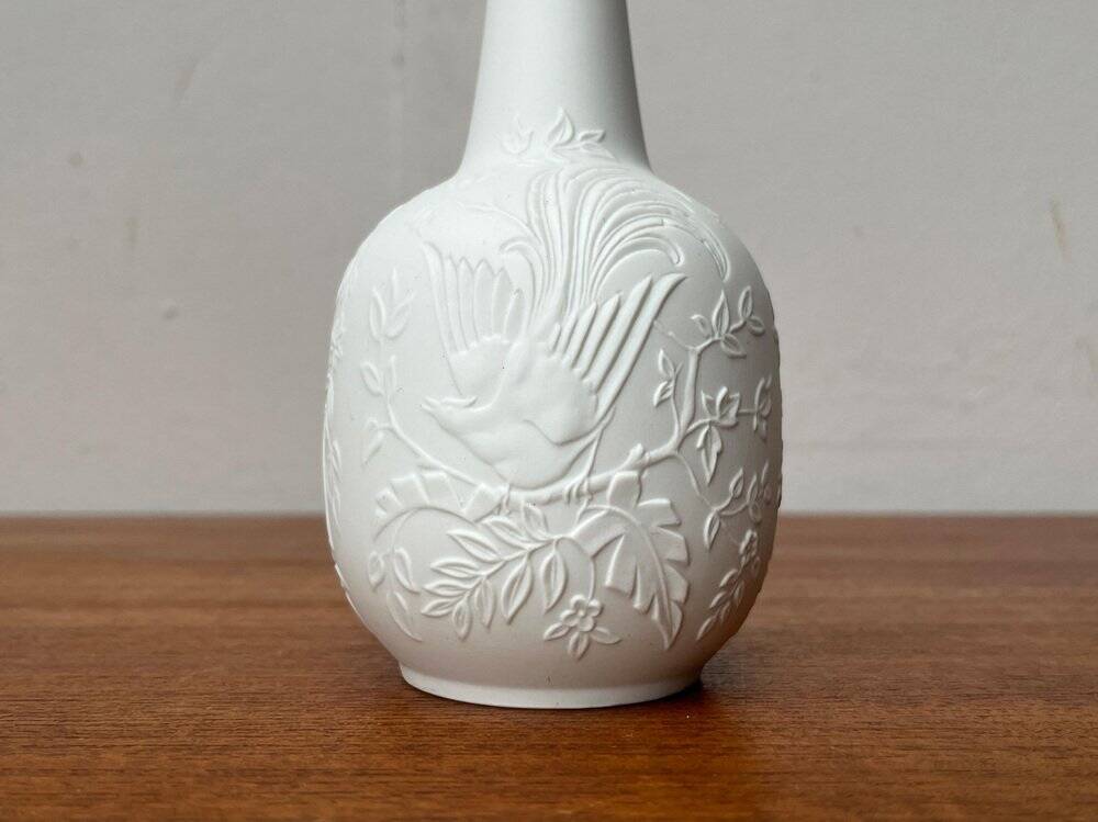 German white porcelain vase from the mid-century with bird motif by Kaiser, 1960s.