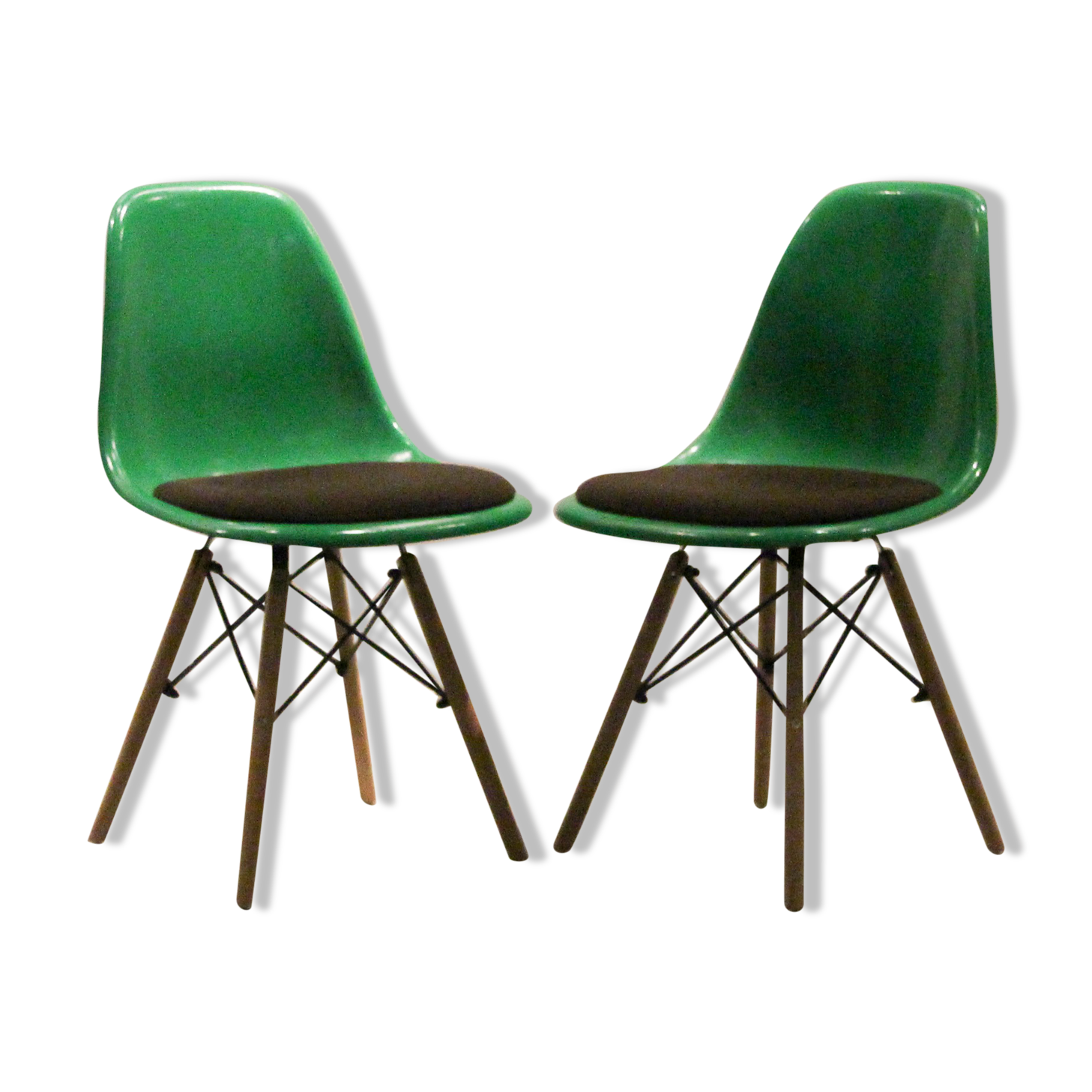 Lot de 2 chaises avec galette Kelly Green Eames