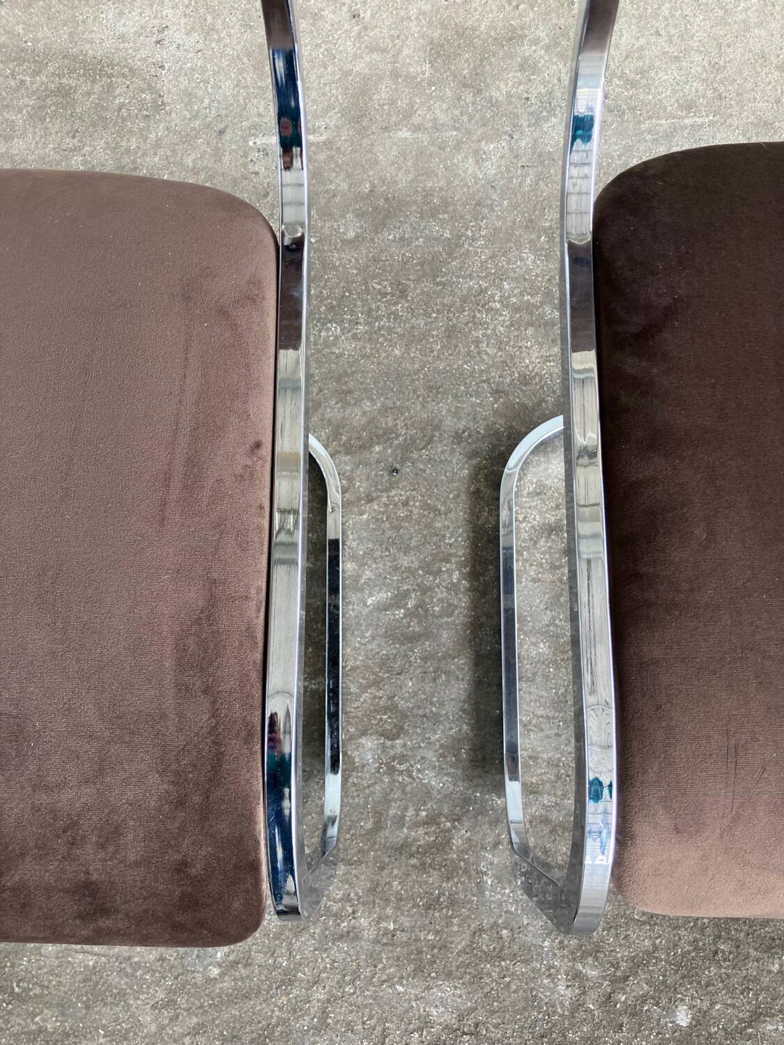 Paire de chaises chromées vintage 1970