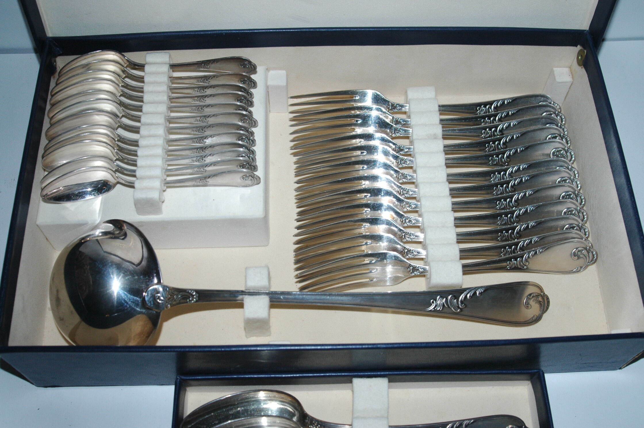 Auerhahn silver metal cutlery set