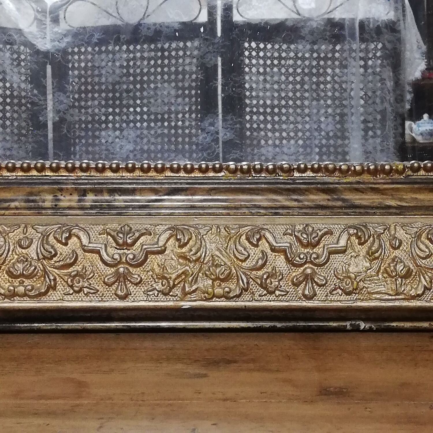 Louis Philippe style mirror in elm-veneered wood and gilded stucco height 83cm